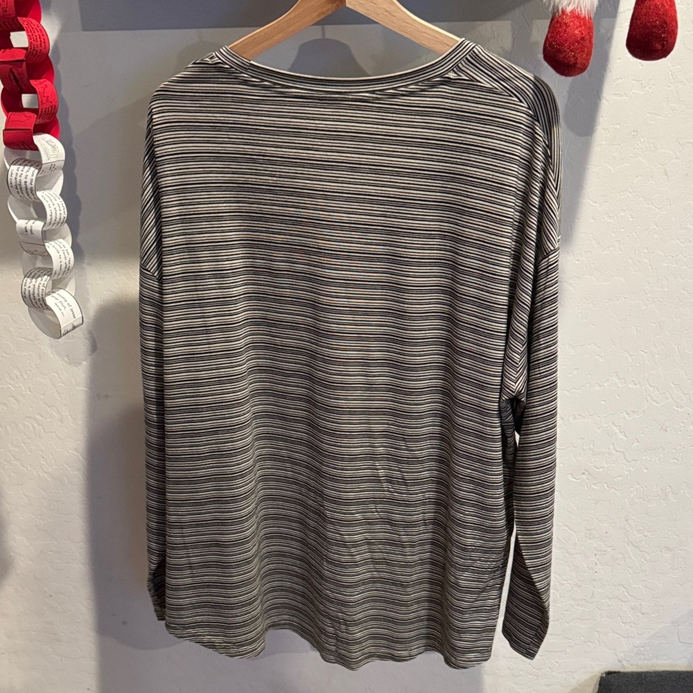Athleta Cloudlight Stratus Striped Long Sleeve Top 2X - Picture 4 of 4